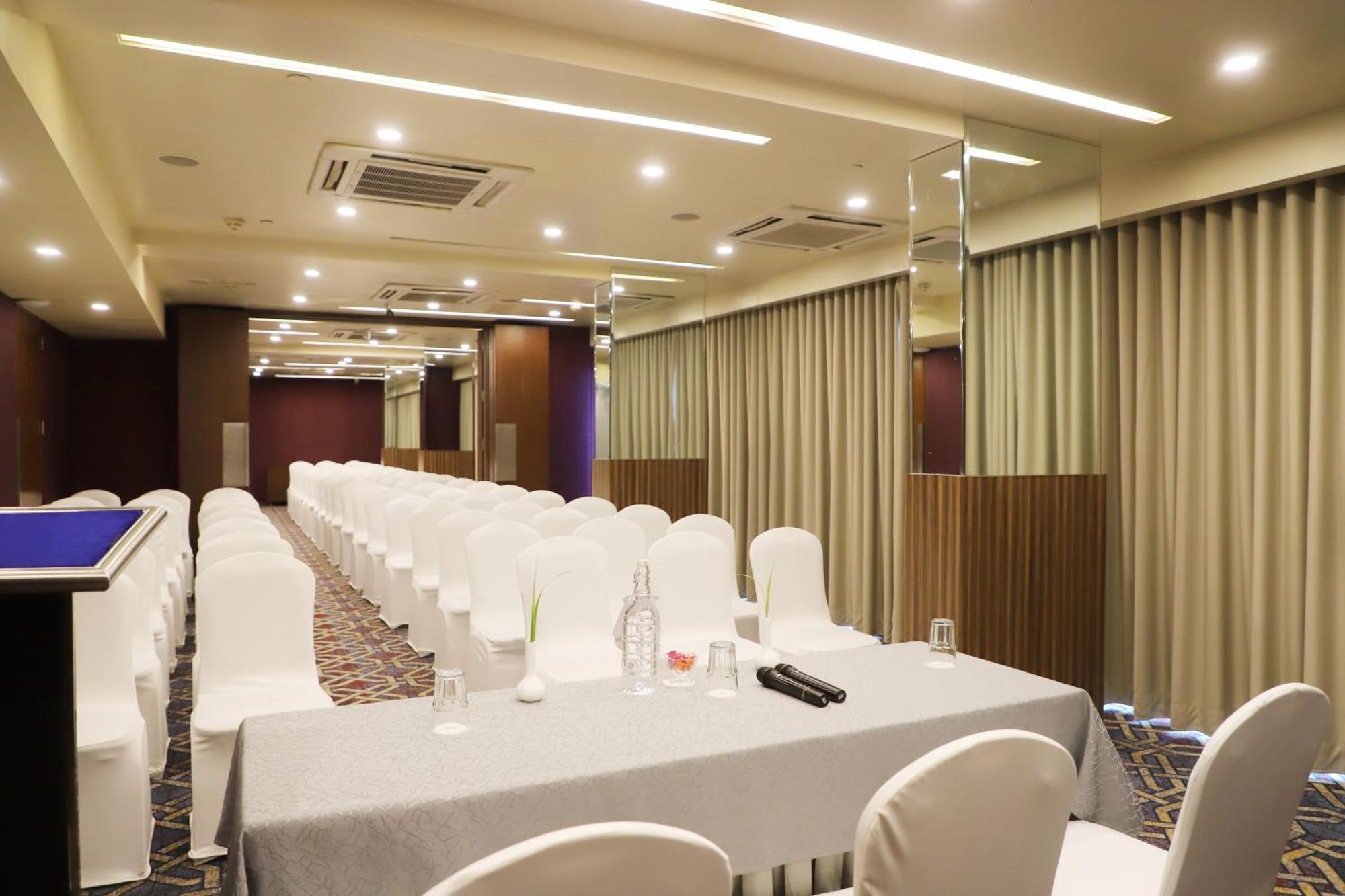 Marasa Sarovar Portico -Rajkot Exterior foto